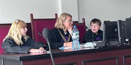Powiększ grafikę: -czy-mozna-bezkarnie-nazwac-kogos-szescdziesiona-w-internecie--643509.jpg