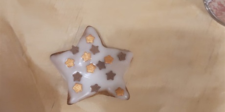 Powiększ grafikę: pieczenie-swiatecznych-pierniczkow-578345.jpg