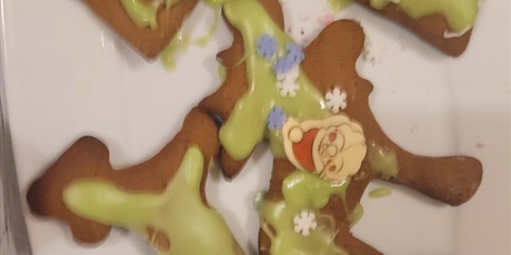 Powiększ grafikę: pieczenie-swiatecznych-pierniczkow-578346.jpg