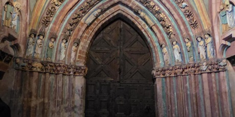 Powiększ grafikę: za-murami-najwiekszego-zamku-w-europie-668630.jpg